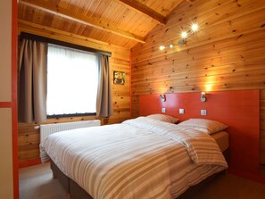 Chalet | 3 bedrooms, individually furnished