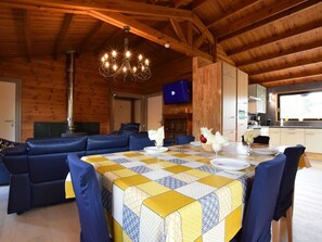 Chalet | Dining