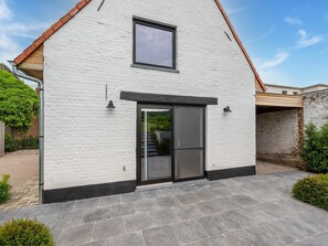 House | Exterior - Spacious Family Holiday Home (Mont-de-l'Enclus)