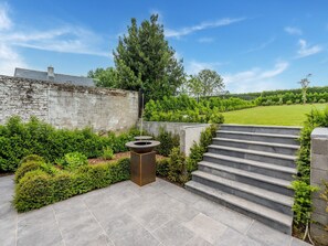 Garden - Spacious Family Holiday Home (Mont-de-l'Enclus)