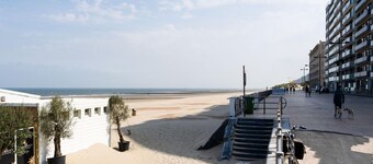 Modern Mobile Home in Middelkerke With Garden