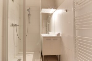 Baignoire, serviettes fournies