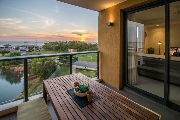 Executive Apartment | Terrace/patio - Signatures Darwin Waterfront (Darwin)