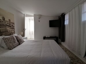 Loftsleilighet – city | Allergitestet sengetøy, dundyner, strykejern/-brett og wi-fi (inkludert)