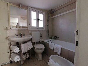 Bathroom - Mercanti Attic Version (Milan)