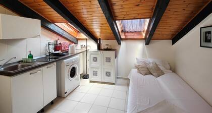 Mercanti Attic Version