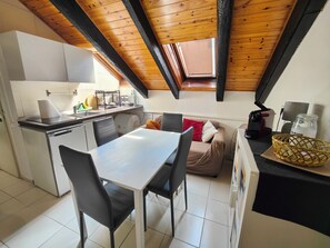 Comfort Penthouse | Private kitchen | Mini-fridge, microwave, stovetop, espresso maker