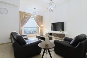 Living area - Marco Polo - Full Sea & Dubai Eye View | 2 BR | Near JBR Beach (Dubai)
