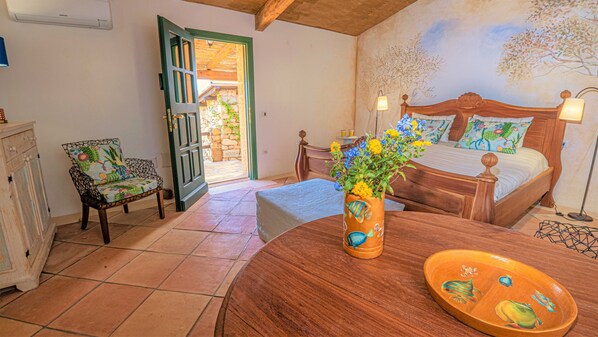 4 bedrooms, WiFi, bed sheets - Four bedroom villa with sea view and private pool, Costa Smeralda, San Pantaleo, (Sardegna)