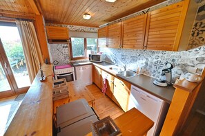 Chalet | Interior detail - Chalet in Somme-leuze With Stunning Garden (Somme-Leuze)