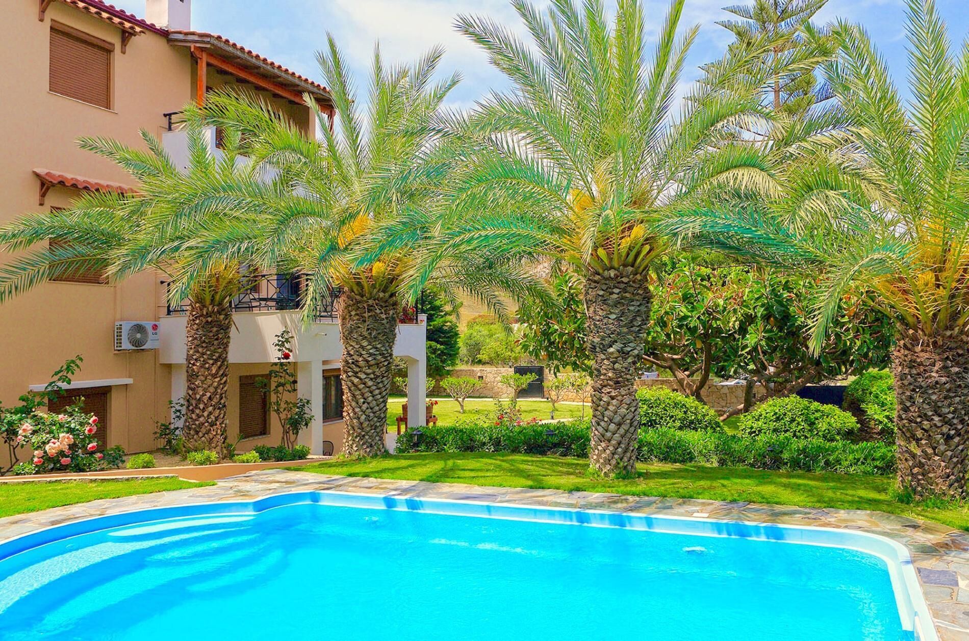 Vila (5 Bedrooms) | Piscina | Piscina externa sazonal, guarda-sóis, espreguiçadeiras