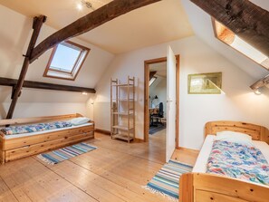 House | 4 bedrooms, individually furnished