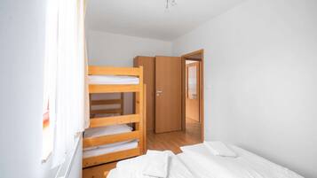 House | 1 bedroom, bed sheets