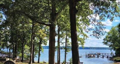 Lake Murray Cottage w/ Private Dock, Fire Pit & Kayaks - Near Martin's Landing