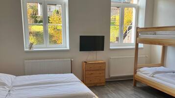 Rumah | 4 kamar tidur dan dilengkapi dengan perabotan berbeda-beda