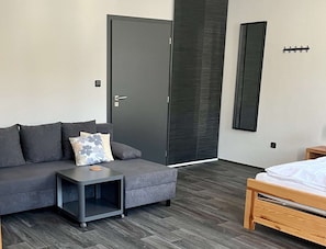 House | 4 bedrooms, individually furnished, bed sheets