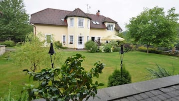 Villa | Exterior
