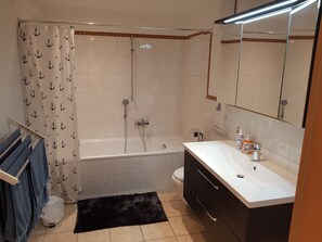 Apartment | Bathroom - Apartment in Kamenz Sachsen Near Town Centre (Kamenz)