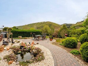 Apartment | Exterior - Garden Retreat With Pond View (Neumagen-Dhron)