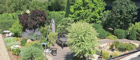 Apartment | Garden