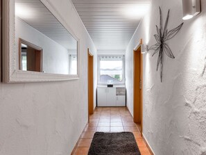 Interior - Garden Retreat With Pond View (Neumagen-Dhron)