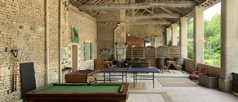 屋外ダイニングエリア