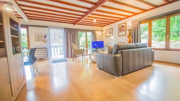 Chalet | Living area