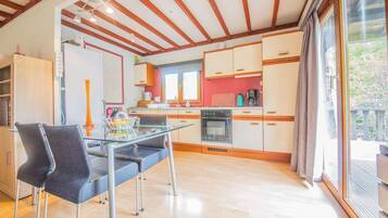 Chalet | Private kitchen | Microwave