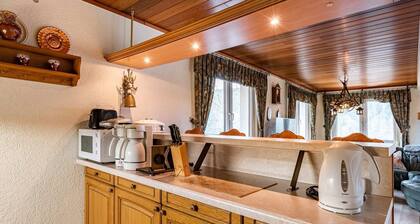 Majestic Holiday Home With Jacuzzi