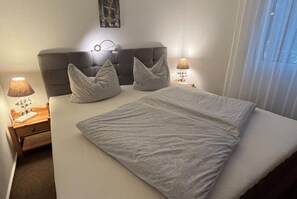 House | 2 bedrooms, individually furnished, iron/ironing board - Holiday Home With Direct Access to the Beach (Ostseebad Baabe)