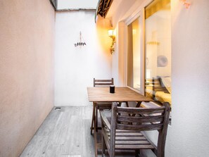 Apartment | Balcony - Sunny Ground Floor Escape (Ostend)