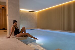 Indoor pool - HÔTEL ESTÉ (Paris)