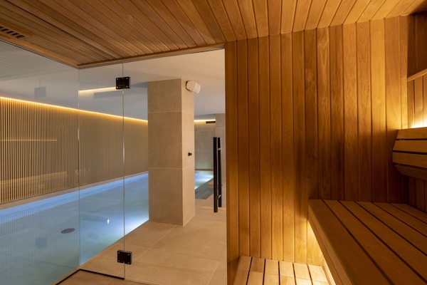 Sauna, steam room, massages