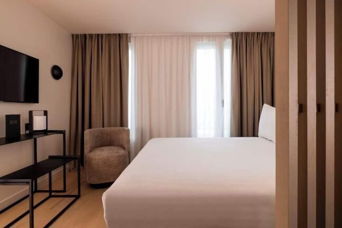 2 dormitorios, cortinas opacas, sistema de insonorización y wifi gratis