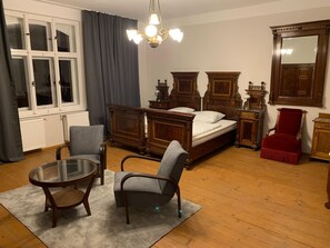 House | 4 bedrooms, individually furnished, bed sheets - Spacious Holiday Home in Sluknov With Private Garden (Sluknov)