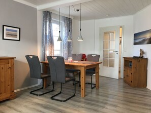 Dining - Holiday Home With Conservatory (Oldenburg in Holstein)