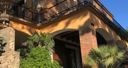 Medieval Towewr@villa by the sea Barcelona