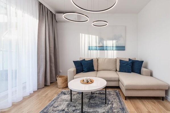 TV - Sunset Resort 100A | Prestige Apartment | Parking (Grzybowo)