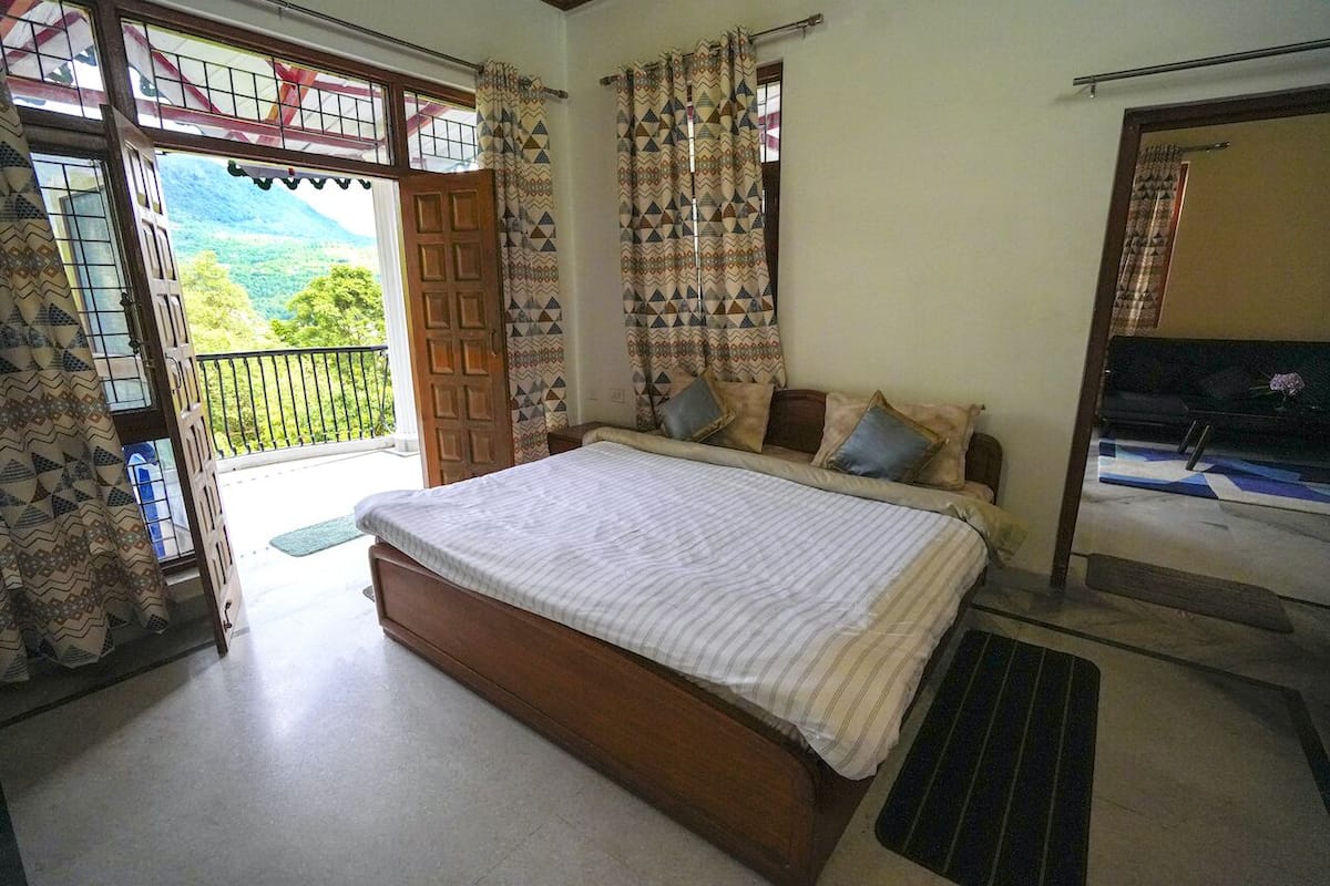 Bungalow Premium, quang cảnh núi | Màn/rèm cản sáng, phòng cách âm, bàn ủi/dụng cụ ủi quần áo 