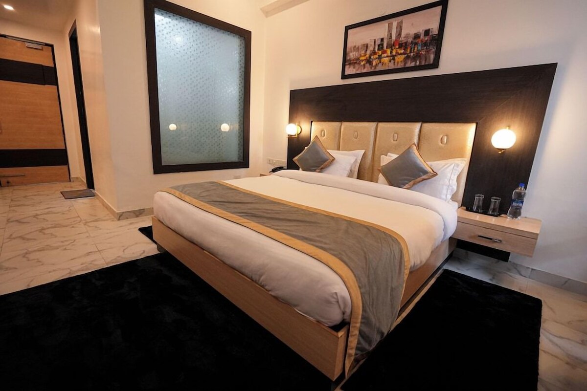 Blackout drapes, soundproofing, iron/ironing board (on request)