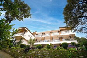 Front of property - Chirping Hills Resort Bhimtal (Nainital)