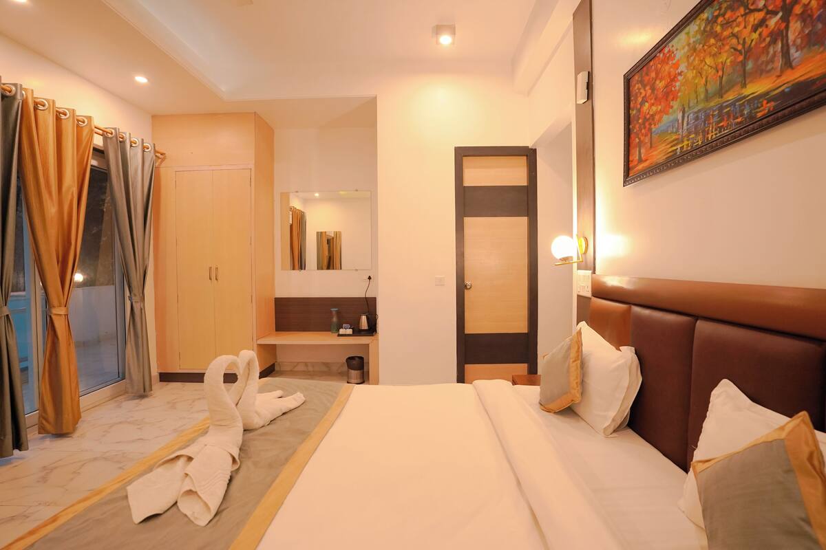 Phòng đôi Deluxe | Màn/rèm cản sáng, phòng cách âm, bàn ủi/dụng cụ ủi quần áo 