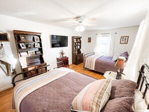 4 室のベッドルーム、デスク、アイロン / アイロン台、WiFi (無料)