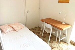 10 bedrooms, iron/ironing board, WiFi, bed sheets