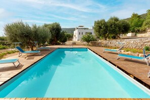 Pool - GuestHost - Spacious villa & trullo with swimming pool, able to comfortably accommodate up to 20 people. The accommodation boasts two views (north and south), from which you can admire both the sea and the hills of the Murgia, and offers large outdoor sp (Monopoli)