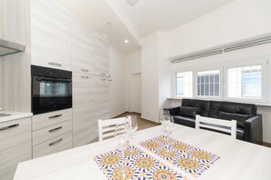 Dining - GuestHost - New! Modern & Spacious Apt x5 Piazza Statuto (Torino)