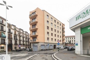 Exterior - GuestHost - New! Modern & Spacious Apt x5 Piazza Statuto (Torino)