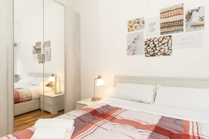 2 bedrooms, iron/ironing board, bed sheets