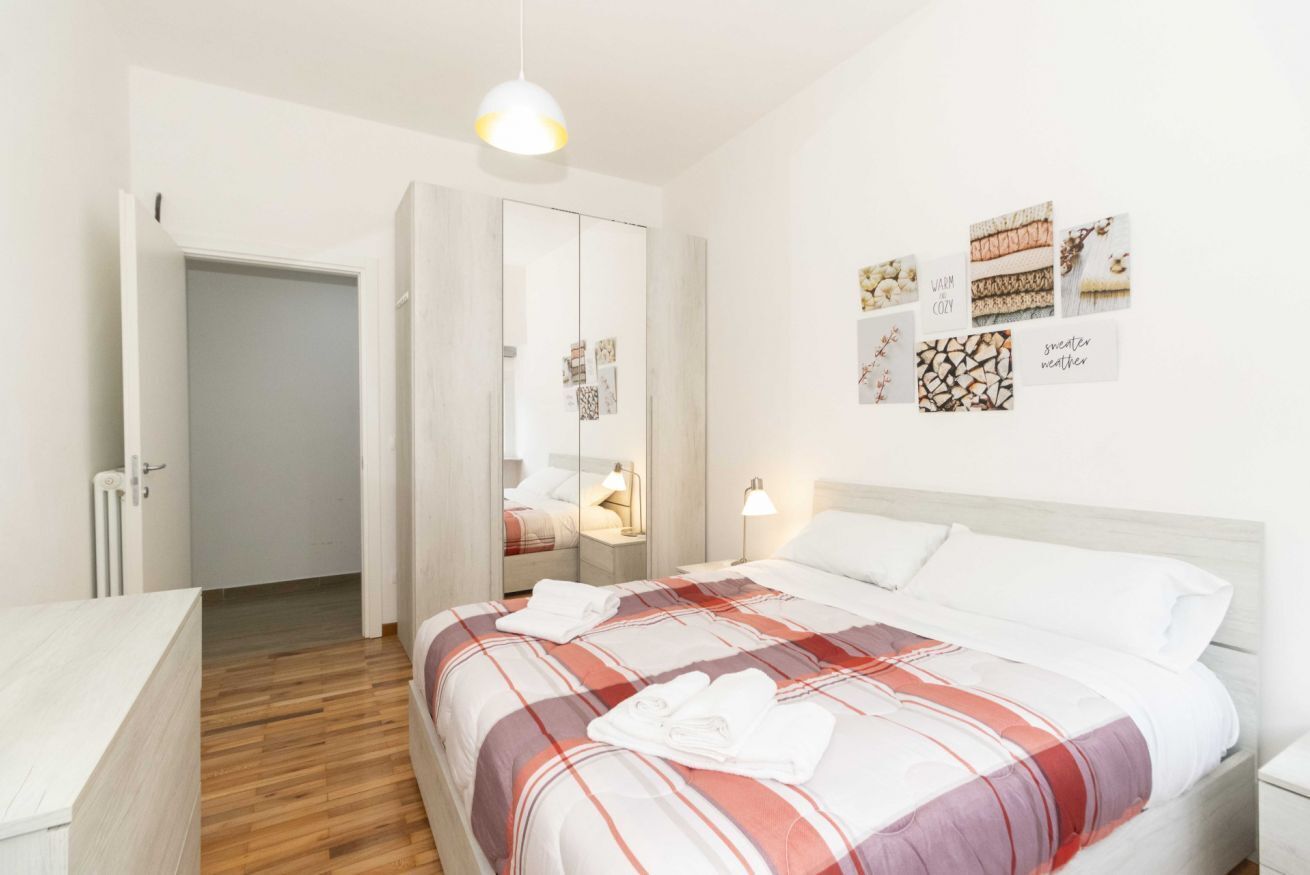 2 bedrooms, iron/ironing board, bed sheets