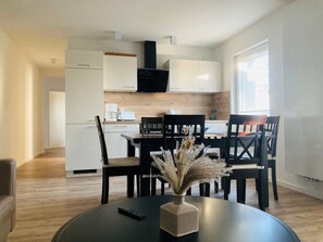 Apartment | Dining - Apartment Helma Near sea Beach With Terrace (Zierow)